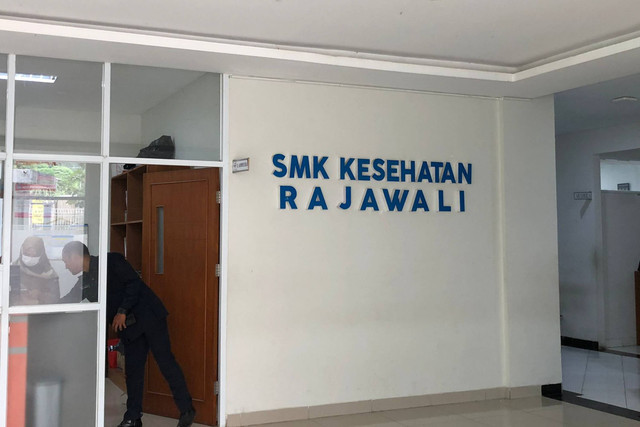 Sekolah SMK Kesehatan Rajawali di Cihanjuang, Cimahi Utara, pada Selasa (11/6/2024).  Foto: Robby Bouceu/kumparan