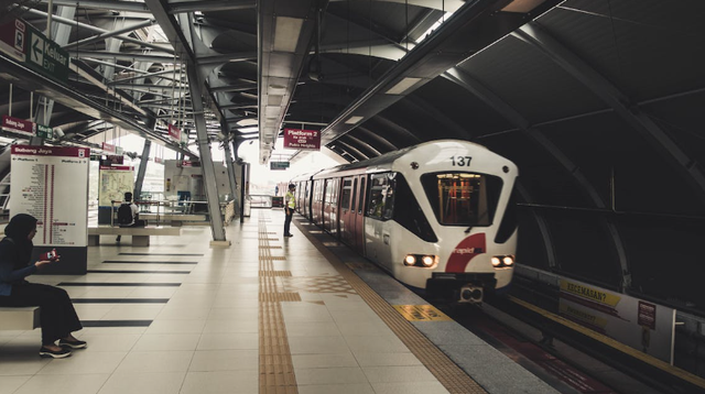 Transportasi dari Stasiun Padalarang. Foto hanya ilustrasi, bukan tempat sebenarnya.Sumber: Pexels/Leslie Toh