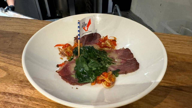 U.S. Beef, salah satu makanan yang dihidangkan pada USDA Travel Show 2024 di Jogja, Kamis (6/6). Foto: Arif UT/Pandangan Jogja