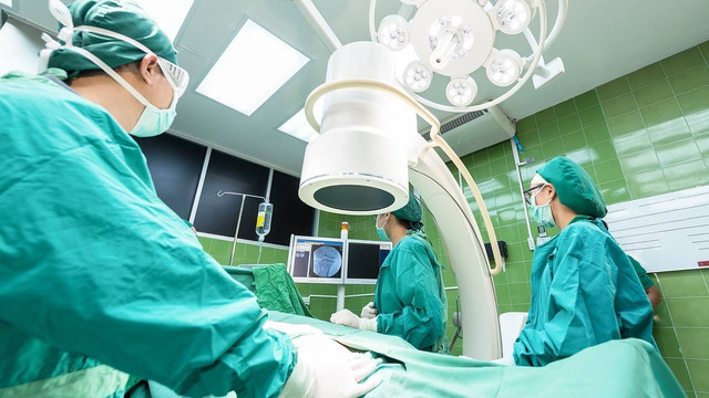 Ilustrasi Telepresence Surgery (Sumber: Pixabay)