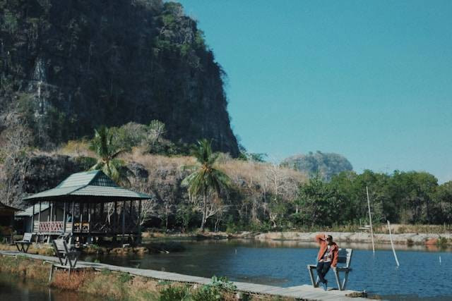 Bukit kapur di Indonesia. Sumber: Unsplash/Anak Danau
