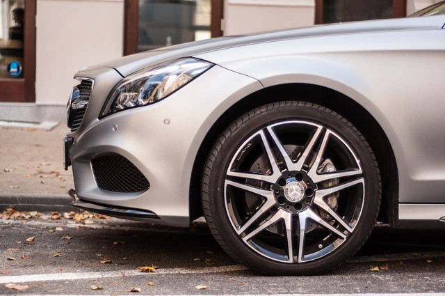 Ilustrasi ban mobil. Foto: Pexels