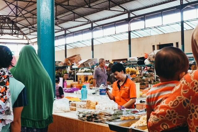 Fresh Market Green Lake City, foto hanya ilustrasi, bukan tempat sebenarnya: Unsplash/Devi Puspita Amartha Yahya