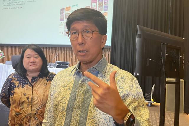 Wakil Direktur Utama EMTK Sutanto Hartono menjawab pertanyaan wartawan usai paparan publik di SCTV Tower, Jakarta, Rabu (12/6/2024). Foto: Ghinaa Rahmatika/kumparan