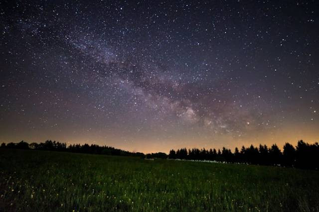 Ilustrasi cara memotret milky way, sumber foto: Pixabay by pexels.com