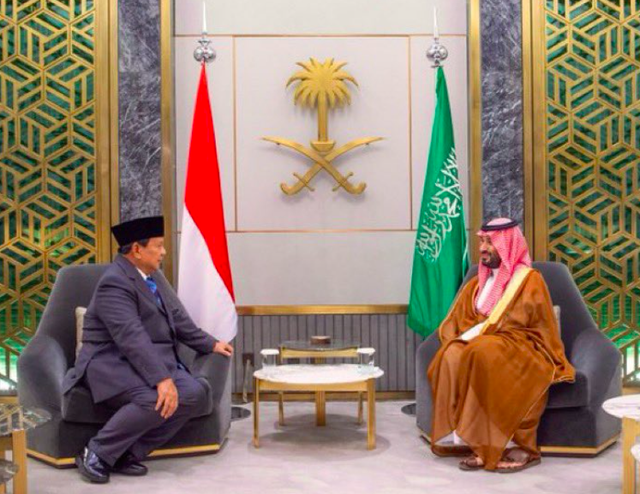 Putra Mahkota Arab Saudi Pangeran MBS terima Presiden Terpilih Indonesia Prabowo di Jeddah, Rabu (13/6/2024). Foto: Dok Kemlu Arab Saudi