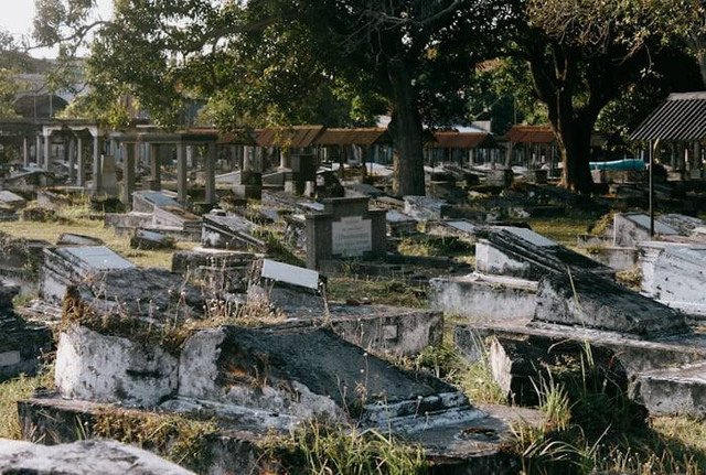 Makam Ki Gede Ing Suro (Foto hanya ilustrasi, bukan tempat sebenarnya) Sumber: unsplash.com/ Kevin Yudhistira Alloni