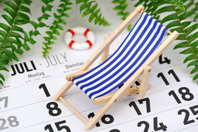 Ilustrasi kalender tanggal merah. Foto: Shutterstock/MakroBetz