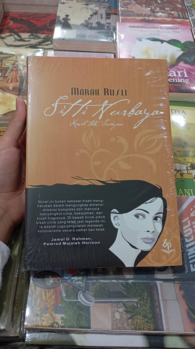 Novel "Sitti Nurbaya" (sumber: memotret sendiri)