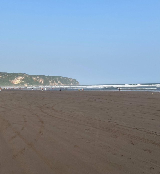 Pantai Parangtritis. (source: photo by creator)