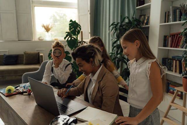 Ilustrasi. Lingkup materi PJOK kelas 1 Semester 2 Kurikulum Merdeka. Sumber: Pexels // Antoni Shkraba