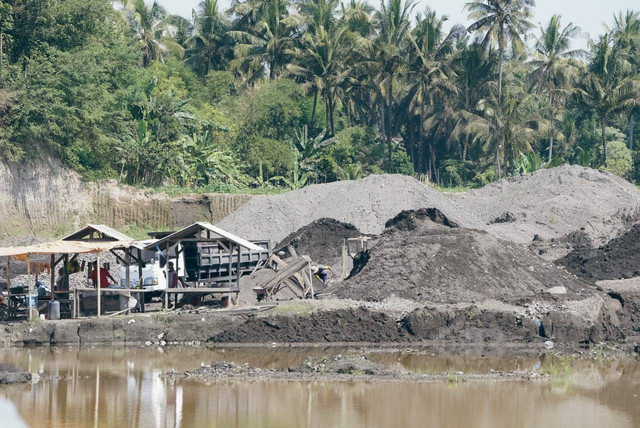 Galian C di Lombok Timur, NTB. Foto: KPK