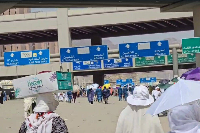 Suhu panas di lokasi lontar jumrah, Mina. Senin (17/6/2024). Foto: Salmah Muslimah/kumparan