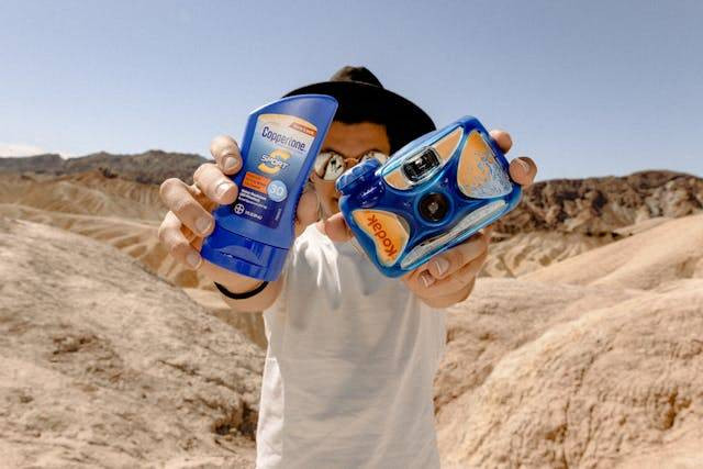 Ilustrasi rekomendasi hybrid sunscreen. Sumber: Pexels/Wendy Wei