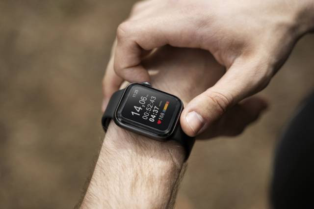 Tampilan fisik smartwatch. Sumber foto : freepik