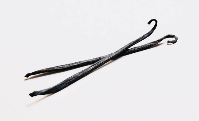 Ilustrasi Rekomendasi Parfum Pria Aroma Vanilla.  Sumber Unsplash/Jocelyn Morales