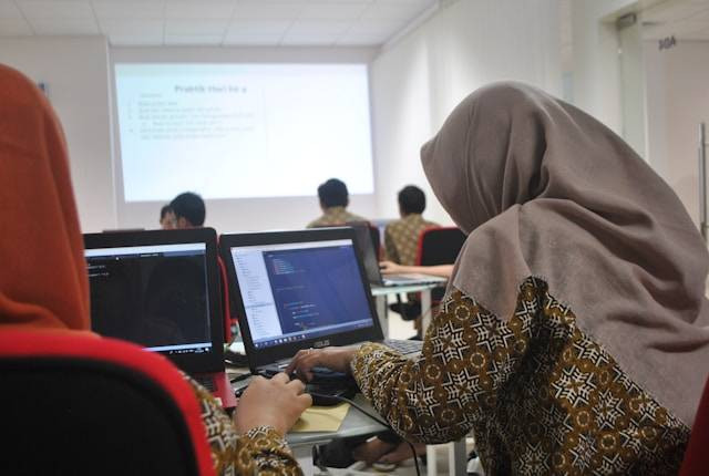 Ilustrasi Susunan acara rapat kenaikan kelas. sumber: Unsplash/flashcomm