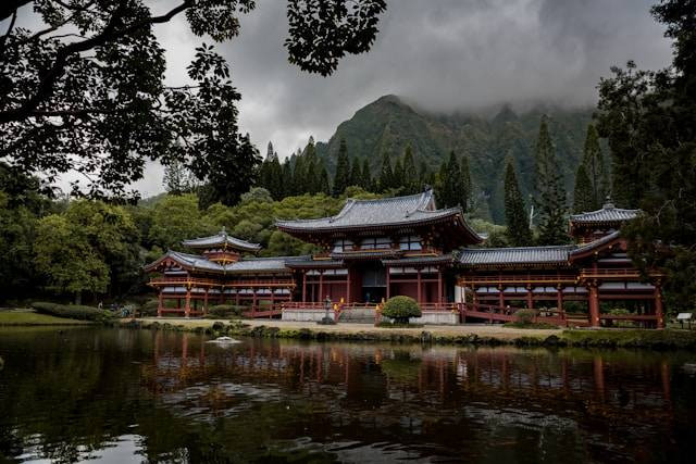 Rumah Doa PIK 2, foto hanya ilustrasi, bukan tempat sebenarnya: Unsplash/Casey Horner