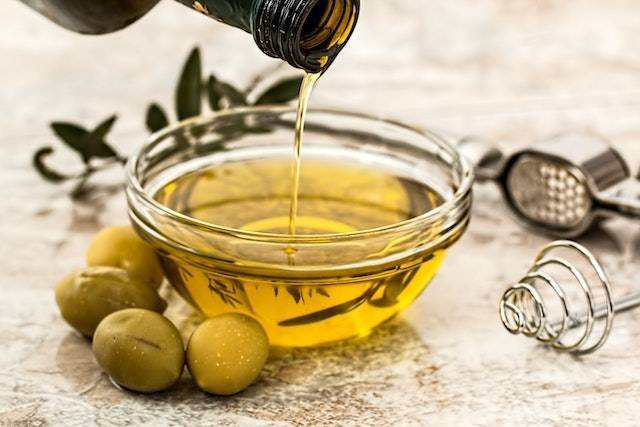 ilustrasi manfaat minyak zaitun. Foto: pexels.com.