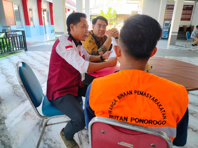 Salah satu Warga Binaan melakukan konsultasi Bantuan Hukum