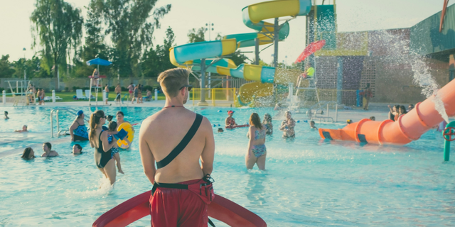 Bugis Waterpark Adventure, foto hanya ilustrasi bukan gambar sebenarnya. Sumber: Unsplash/Kenny Elliason