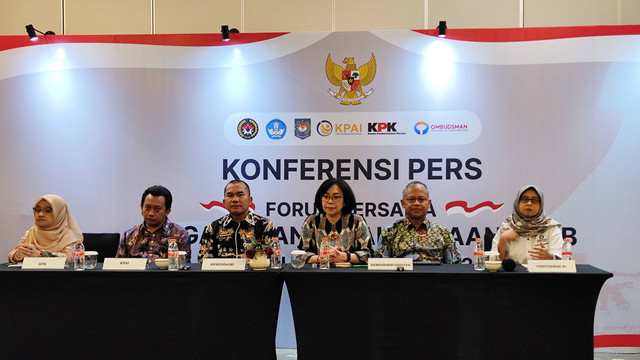 Jumpa pers Forum Bersama Pengawasan Pelaksanaan PPDB Tahun 2024/2025 di Hotel Sutasoma, Jakarta Selatan. Foto: Jonathan Devin/kumparan