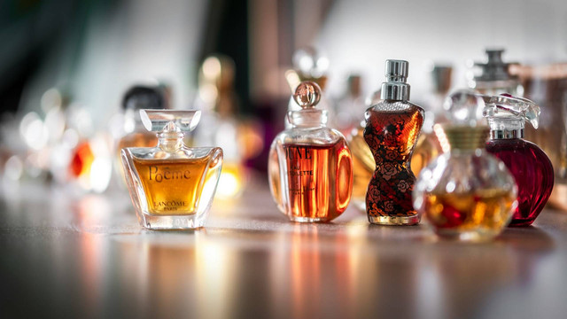 Ilustrasi untuk Extrait de Parfum adalah. Sumber: Unsplash/Ulysse Pointcheval