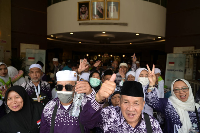 Jemaah kloter SOC 02 asal Temanggung dan Magelang meninggalkan Kota Makkah, Jumat (21/6/2024). Foto: Dok. MCH 2023