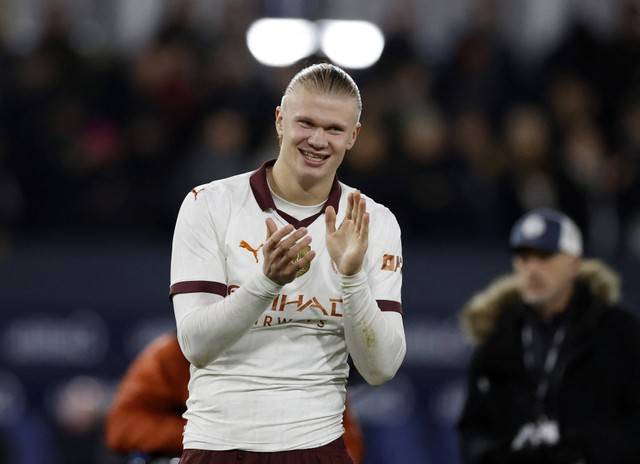 Profil Haaland saat beraksi di Luton Town vs Man City dalam laga ronde kelima Piala FA 2023/24 di Stadion Kenilworth Road pada Rabu (28/2) dini hari WIB. Foto: Action Images via Reuters/Peter Cziborra/kumparanBOLA