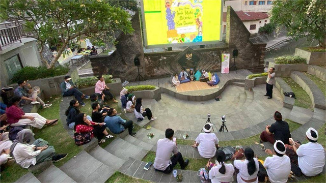 Suasana acara bertajuk "Seken Nak Kodya?" itu digelar pada Jumat, 21 Juni 2024 sore sampai malam di Youth Park Taman Kota Denpasar - IST