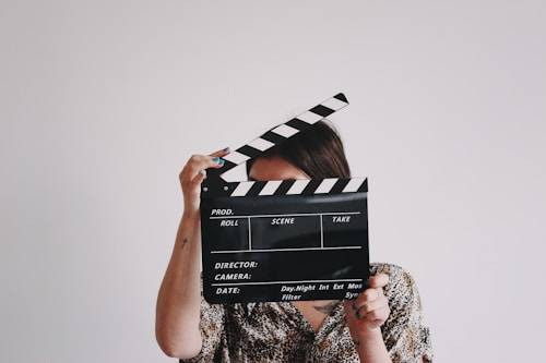 Ilustrasi Profil Anya Geraldine. Foto: Unsplash/Jon Tyson