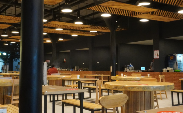 Rest area arah Bandung yang bagus. Foto hanya ilustrasi, bukan tempat sebenarnya.Sumber: Unsplash/Prawito Hudoro