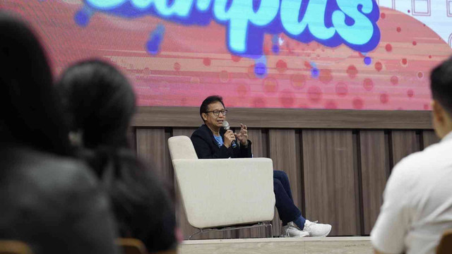 Menteri Kesehatan (Menkes) RI, Ir. Budi Gunadi Sadikin, CHFC., CLU ketika menjadi narasumber dalam acara “Kick Andy Goes to Campus” episode “Transformasi Pak Menteri” pada 18 Juni 2024 yang dilaksanakan di Auditorium Fakultas Kedokteran UPH Kampus Lippo Village, Karawaci, Tangerang.