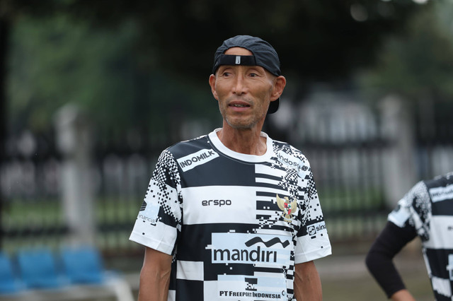 Satoru Mochizuki saat pemusatan latihan Timnas Wanita Indonesia jelang lawan Hong Kong, Jakarta (25/6/2024). Foto: PSSI