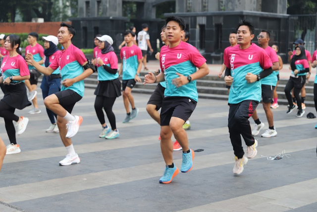 Member teman kumparan Running Club di acara Fun Run. Foto: kumparan