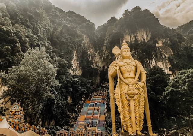 Batu Caves. Sumber: Unsplash/Meimei Ismail
