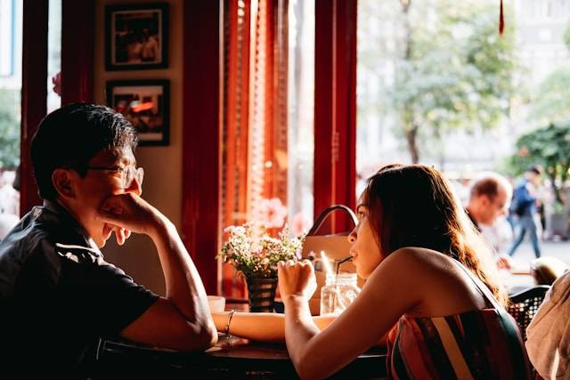 Ilustrasi Tempat Date di Semarang. Foto: dok. Unsplash/Priscilla Du Preez 🇨🇦