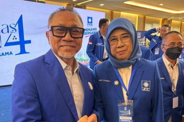 Anggota DPR RI asal Sulsel Andi Yuliani Paris (AYP) bersama Ketua Umum PAN Zulkifli Hasan pada Rakernas ke-4 PAN. Foto: Dok. Istimewa
