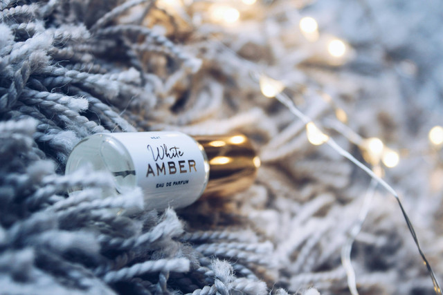  Ilustrasi Cara Menyemprotkan Parfum agar Tahan Lama. Sumber: Foto Unsplash/Siora Photography