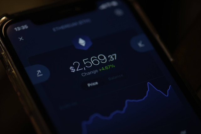 Ilustrasi Cara Belajar Crypto. Sumber: Unsplash/Brian J. Tromp
