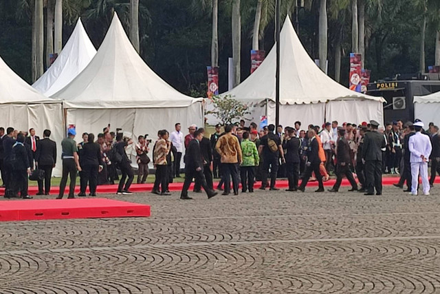 Menteri Pertahanan Prabowo Subianto tiba di acara HUT Bhayangkara di Monas, Jakarta Pusat, Senin (1/7/2024). Foto: Rachmadi Rasyad/kumparan