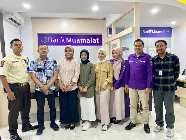 Dokumentasi bersama pegawai Bank Muamalat KCP Amikom