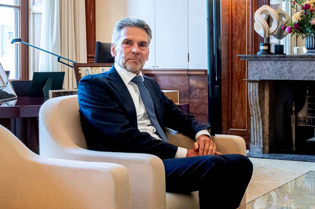 Perdana Menteri Belanda yang baru Dick Schoof saat bertemu dengan Raja Belanda Willem-Alexander di Istana Noordeinde, Den Haag, Belanda, Senin (1/7/2024). Foto: Patrick van Katwijk/Pool via REUTERS