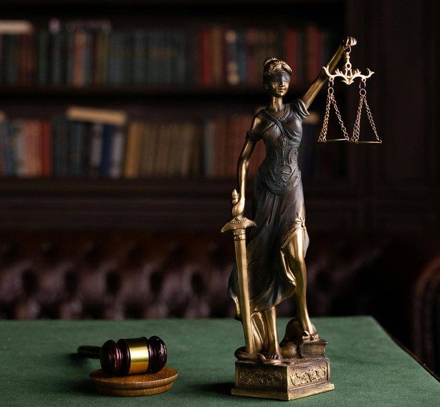 Ilustrasi Ratu Adil yang melambangkan keadilan dan kepastian dalam hukum. Foto: Pexels