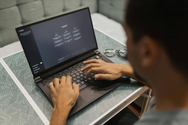 Ilustrasi penggunaan Artificial Intellegence (AI). Sumber foto (pexels.com)