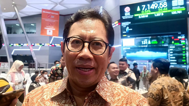 Direktur Penilaian Perusahaan Bursa Efek Indonesia (BEI) I Gede Nyoman Yetna menjawab pertanyaan wartawan di Gedung BEI, Rabu (3/7/2024). Foto: Ghinaa Rahmatika/kumparan
