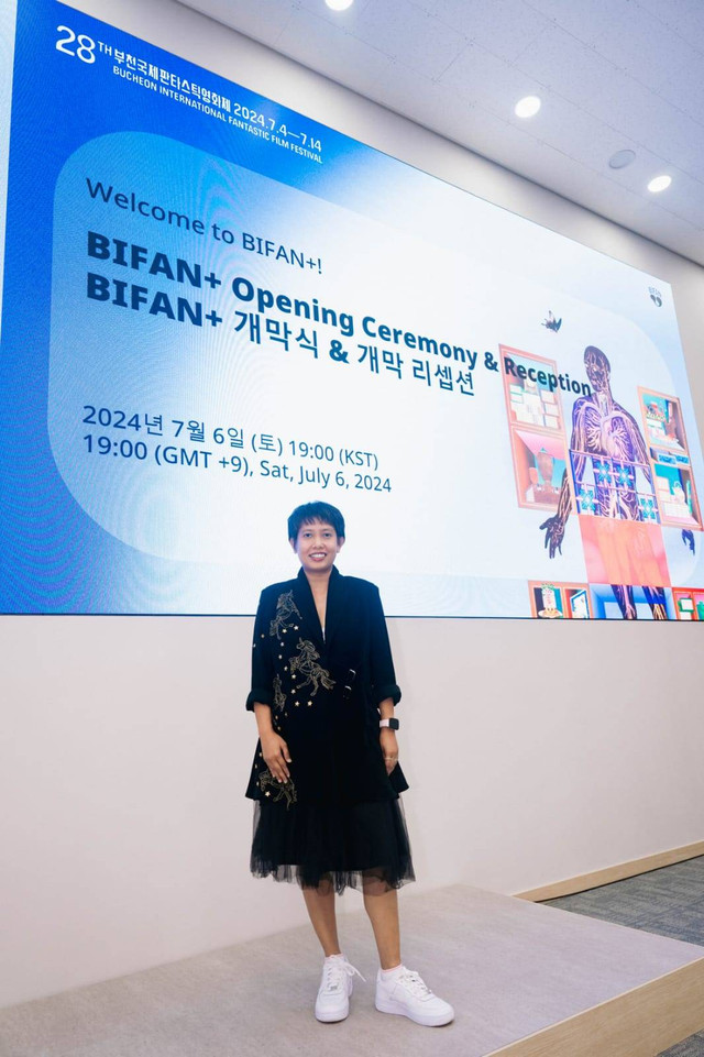 Produser asal Indonesia yang jadi juri utama project market BIFAN 2024, Yulia Evina Bhara dalam acara pembukaan BIFAN+. Foto: Poplicist/Arman Febryan