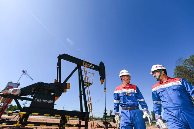 Ilustrasi pekerja Pertamina Hulu Rokan (PHR) di Blok Rokan. Foto: PHR