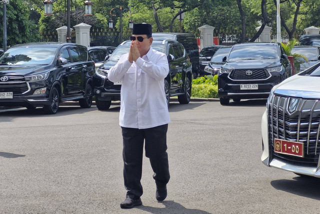 Presiden terpilih sekaligus Menhan Prabowo Subianto di Kompleks Istana Kepresidenan, Jakarta, Senin (8/7/2024). Foto: Nadia Riso/kumparan