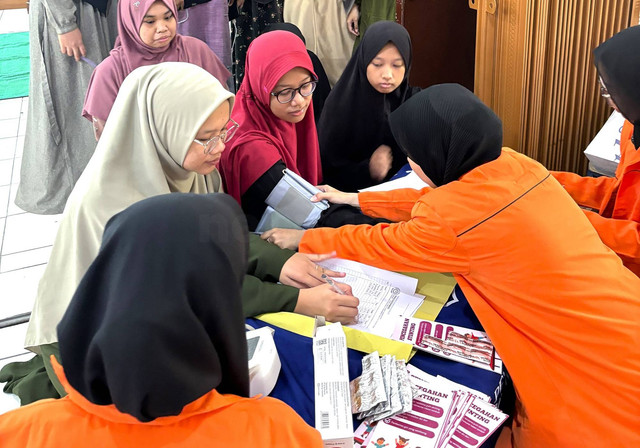 Mahasiswa Farmasi Universitas Ahmad Dahlan (UAD) Adakan Promosi Kesehatan di Asrama Putri PUTM Lowanu (Dok. Isitmewa)